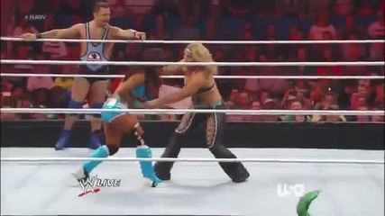 Сантино Марела и Лейла с-у Рикардо Родригез и Бет Финикс