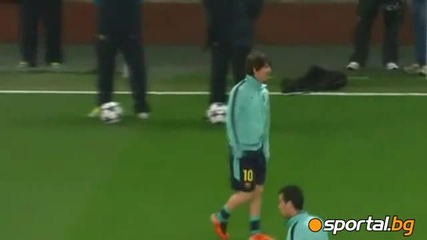 Забавен момент с Меси по време на тренировка 