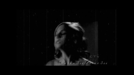I need you don't leave me here on my own [ Stiles / Caroline ]