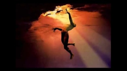 Tierra Santa - Flight of icarus subtitulada