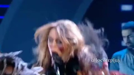 Miley Cyrus Sings _can_t Be Tamed