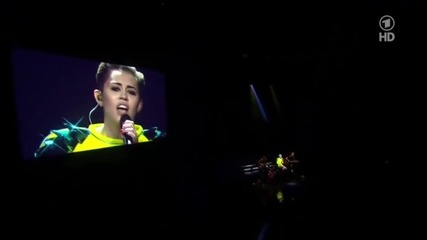 Miley Cyrus - Wrecking Ball