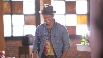 Bruno Mars - Just The Way You ( Зад Кулисите ) 