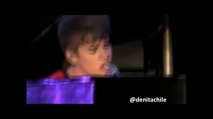 На живо ... ! Джъстин Бийбър - " Down To Earth "