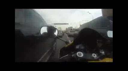 Тоя моторист е луд направо! 