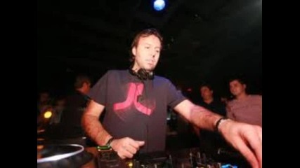 Matt Caseli and Danny Freakazoid - Sign your name 
