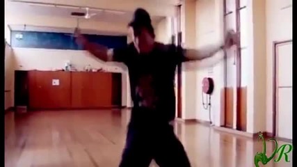 Tom Hiddleston & Chris Hemsworth - Dancing together