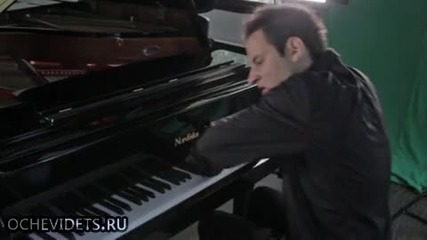 Музикален виртуоз на пианото прекрасно свири песен на краля на попа Майкъл Джексън!