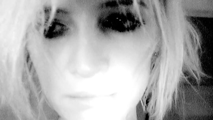 Ashlee Simpson - Bat for a Heart