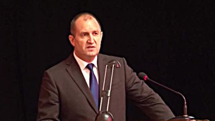 Президентът: Недокомплектът остава основният проблем в армията