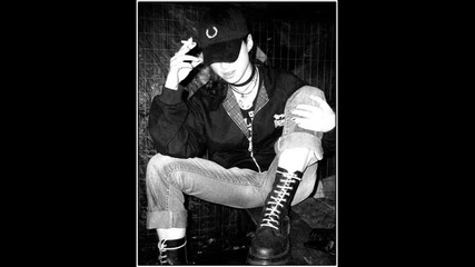 Invictos - Skingirl