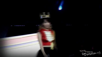 Queen Taeyeon & Cutie Yoong @ 2011 Girls' Generation Tour in Taiwan