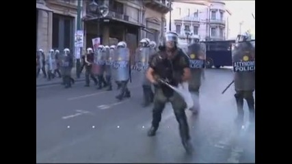 Гръцката полиция разпръсна протест на мюсюлмани в центъра на Атина