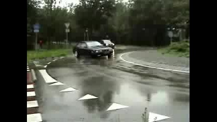 Bmw E36 325i rotonde drifting 