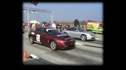 Alfa Romeo Gtv 3.0 V6 Vs. Porsche 996 Carrera S Drag Race