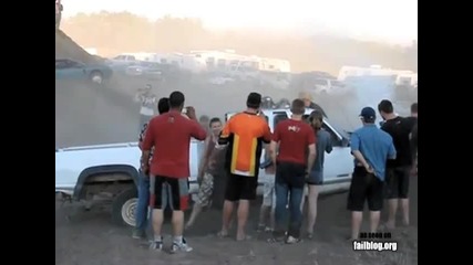Джип се удря в земята 