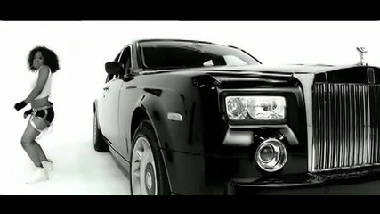 Snoop Dogg featuring Pharrell - Drop It Like It_s Hot