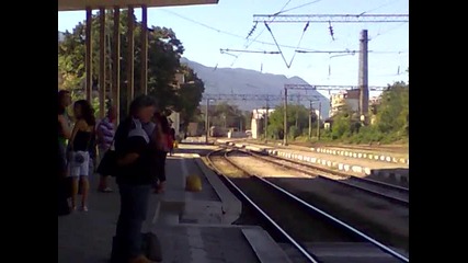Влак 45.195 пристига на гара Враца