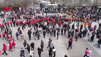 Най-дългото хоро в Бургас