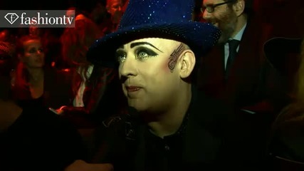 fashiontv - Vivienne Westwood Front Row Fall 2011 Paris 