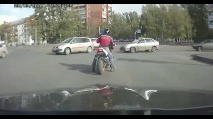 Руснаци се шамарят на светофар