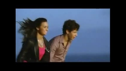Jonas Brothers, Demi Lovato, Selena Gomez, Miley Cyrus - Send it on 