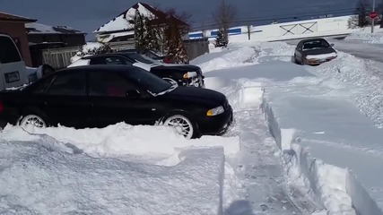 Ето как се справя Audi A4 с преспи сняг
