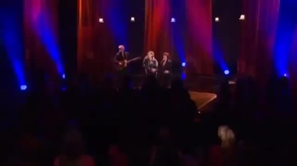 Pat Benatar and Avril Lavigne perform 'love is a battlefield' on Oprah