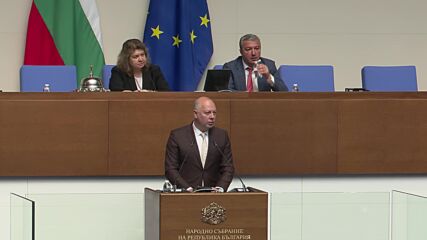 Росен Желязков призова: Без стихийно и паническо обменяне на левове в евро