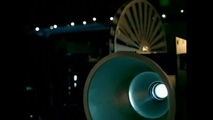 Kelly Clarkson - The Trouble With Love Is