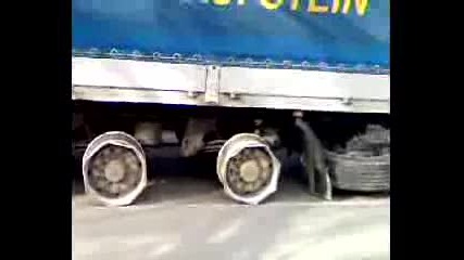Камион с джанти за лед