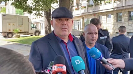 Гешев за Христо Иванов: Това не е Зимния дворец, вътре не е Каренин, а той е с гумена лодка