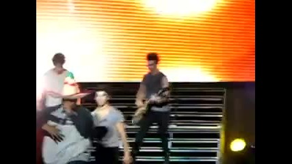 Jonas Brothers Burnin Up in Mexico