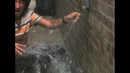 Balloon Shattering in Super Slow Motion 