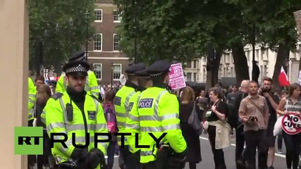 UK: Ruptly producer forced to stop filming after threats from the 'Black Bloc'