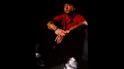 Изключително откровен ... Eminem - The Apple { 2011 } 