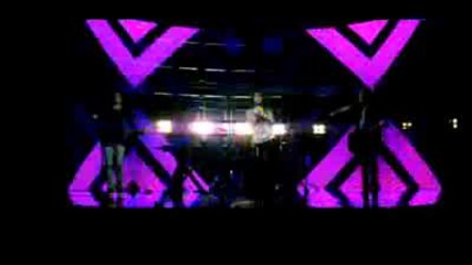 Selena Gomez & The Scene - Falling Down