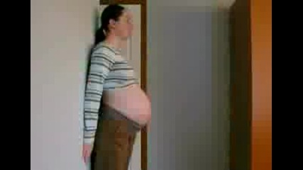 Жена Се Снима В Продължение На 9 Месеца До Своето Бебе 