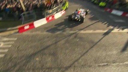 F1 - Red Bull Racing с шоу в Милтън Кийнс [hd]