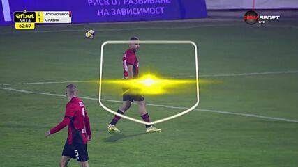 Спас Делев удари греда срещу Славия