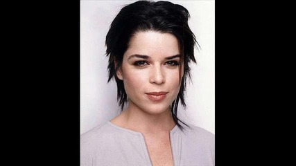 Снимки на звездата Нийв Кембъл за списание Jane - Май 1999