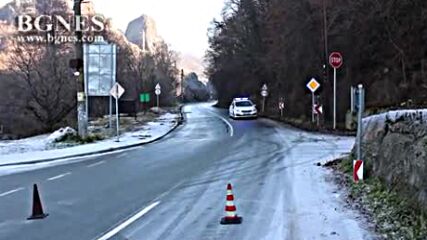 Мъж пострада при челен удар заради неопесъчен път в Рила