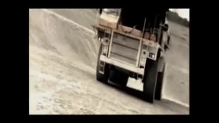 Mtv Mash - Prodigy Vs Enya - Smack My Bitch Up clip