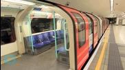 Hypnotic Video Visualizes Half a Million Journeys on the London Underground