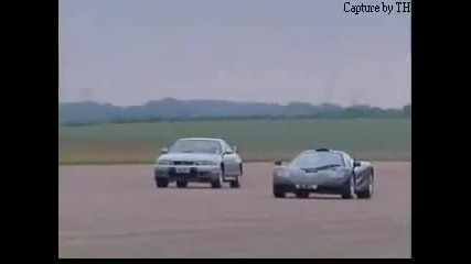 Mclaren F1 vs Nissan Skyline 
