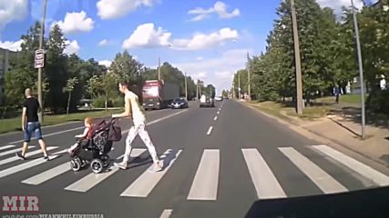 Късметлии пешеходци - Top 10 На косъм от смъртта междувременно в Русия