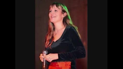 Американка пее български фолклор 