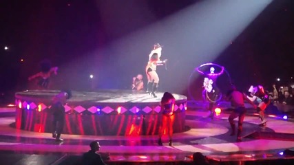 Britney Spears - Circus [live From London]
