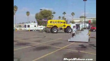 Ученически Автобус С Големи Гуми 