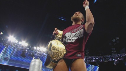 Daniel Bryan cashes in on Mark Henry: SmackDown, Nov. 25, 2011 (WWE Network Exclusive)